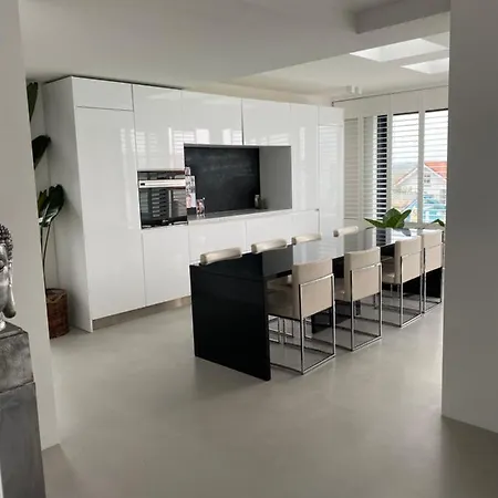 Vila Zuid Hoek Zandvoort * 잔드보르트